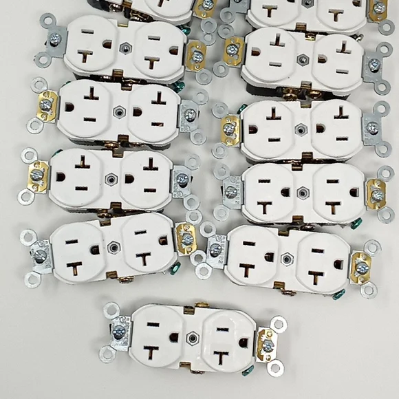 Leviton Back & Side Wire Outlets 20 A-125 V Set of 11 - Picture 7 of 8